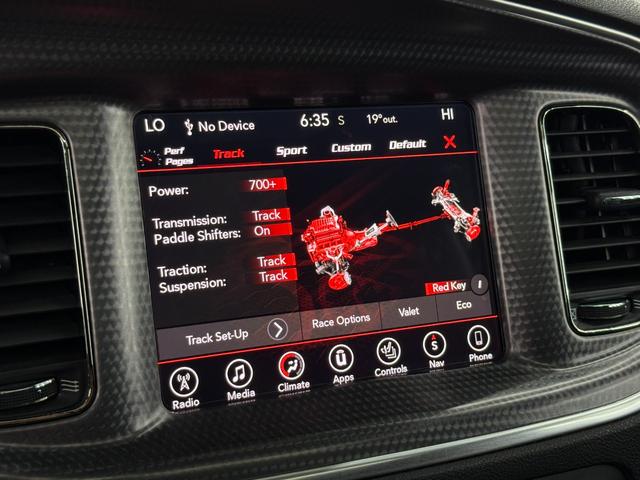 ダッジ・チャージャー ＳＲＴヘルキャット　新並　１オナ　７０７馬力　サンルーフ　ハーマンカードン１９スピーカー　アップルカープレイ　ブレンボブレーキ　ローンチコントロール　シートヒーター＆クーラー　レッドシートベルト　ブラックラグナレザー　ステアリングヒーター（25枚目）