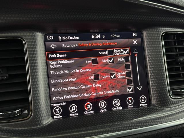 ダッジ・チャージャー ＳＲＴヘルキャット　新並　１オナ　７０７馬力　サンルーフ　ハーマンカードン１９スピーカー　アップルカープレイ　ブレンボブレーキ　ローンチコントロール　シートヒーター＆クーラー　レッドシートベルト　ブラックラグナレザー　ステアリングヒーター（36枚目）