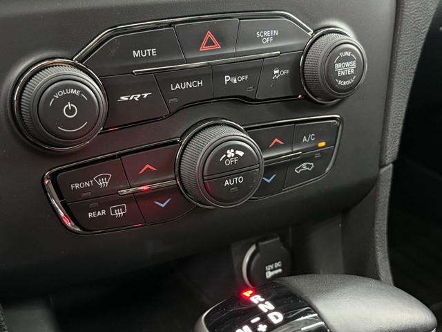 ダッジ・チャージャー ＳＲＴヘルキャット　新並　１オナ　７０７馬力　サンルーフ　ハーマンカードン１９スピーカー　アップルカープレイ　ブレンボブレーキ　ローンチコントロール　シートヒーター＆クーラー　レッドシートベルト　ブラックラグナレザー　ステアリングヒーター（37枚目）