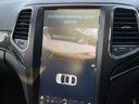 ＳＲＴ８　社外１３．６インチモニター　パノラマルーフ　ハーマンカードン１９スピーカー　アップルカープレイ　後席専用モニター　シートヒーター＆クーラー　アダプティブクルーズコントロール　カーボンインテリアパネル　ブレンボブレーキ　ステアリングヒーター（39枚目）