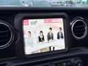 ルビコン３９２　Ｖ８　新並　電動サイドステップ　純正可変マフラー　スカイトップ　全国保証付　ＦＯＸアルミダンパー　２インチリフトアップ　アダプティブクルーズコントロール　アップルカープレイ　トレーラートウＰＫＧ　シートヒーター　ステアリングヒーター（13枚目）