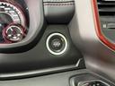 レベル　Ｖ８ＨＥＭＩ　新並　純正エアサス　パノラマルーフ　レベル２エクイップメントグループ　アップルカープレイ　トノカバー　スプレーインベッドライナー　格納式ベッドステップ　シートヒーター　ステアリングヒーター　クルーズコントロール（40枚目）