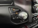 レベル　Ｖ８ＨＥＭＩ　新並　純正エアサス　パノラマルーフ　レベル２エクイップメントグループ　アップルカープレイ　トノカバー　スプレーインベッドライナー　格納式ベッドステップ　シートヒーター　ステアリングヒーター　クルーズコントロール（41枚目）