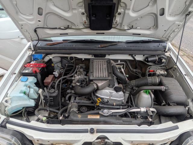 ジムニー ランドベンチャー 前席パワーウインドウ 助手席エアバック 4WD車 キーレス付 PS ABS付 取説&記録簿 電動格納式ミラー ATエアコン 外装再塗装済み(17枚目)