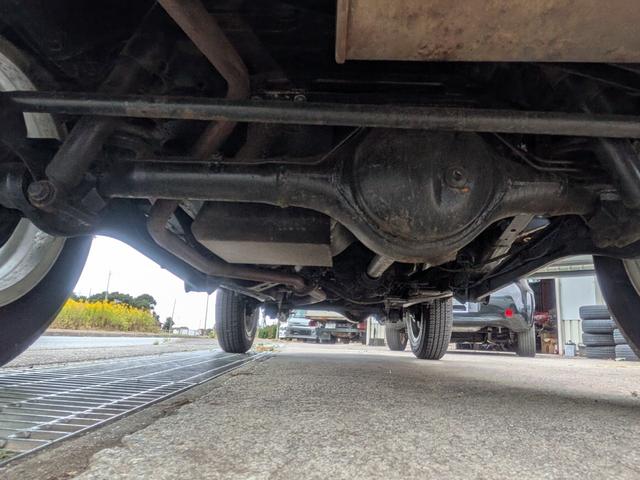 ジムニー ランドベンチャー 前席パワーウインドウ 助手席エアバック 4WD車 キーレス付 PS ABS付 取説&記録簿 電動格納式ミラー ATエアコン 外装再塗装済み(19枚目)