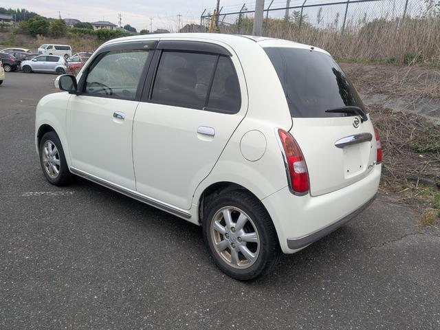 ミラジーノ プレミアムＬ　ＤＶＤ再生可能　パワーウインドウ　盗難防止装置　パワーステアリング　禁煙車　キーレスキー　運転席エアバック　ＳＤナビ　ＡＢＳ　ダブルエアバッグ　ワンセグ　記録簿　電格ドアミラー　ＡＣ（5枚目）