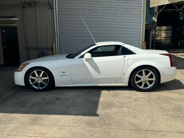 キャデラックＸＬＲ スターブラック　リミテッドエディション　正規輸入車／日本３台のみ限定車／世界で２５０台／スターブラックリミテッドエディション／色替え／（3枚目）
