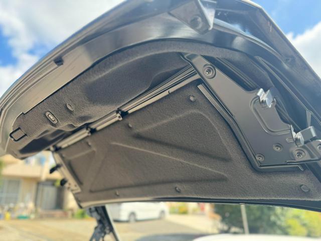 キャデラックＸＬＲ スターブラック　リミテッドエディション　正規輸入車／日本３台のみ限定車／世界で２５０台／スターブラックリミテッドエディション／色替え／（20枚目）