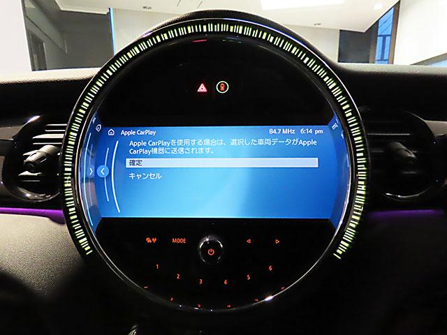 ＭＩＮＩ クーパーＳ　クラシック・トリム　ＡＰＰ　マルチディスプレイ　ドライブモード　ドライブアシスト　ＥＴＣルームミラー　ＳＯＳコール　前後コナーセンサー　リアカメラ　ＵＪテールレンズ　１７インチ純正アルミブラック　認定中古車（12枚目）
