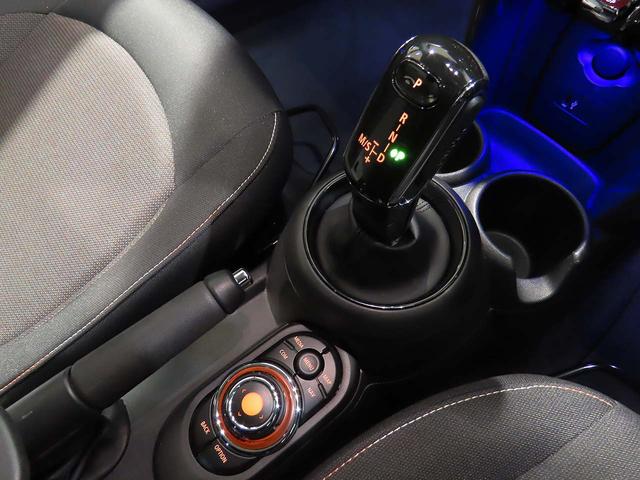 ＭＩＮＩ クーパーＤ　純正ＨＤＤナビ　Ｍサーバー　ドライブアシスト　ＳＯＳコール　ＥＴＣグローブボックス　ＬＥＤヘッドライト　前後コナーセンサー　リアカメラ　ＵＪテールレンズ　純正１５インチアルミ　２年保証　認定中古車（18枚目）