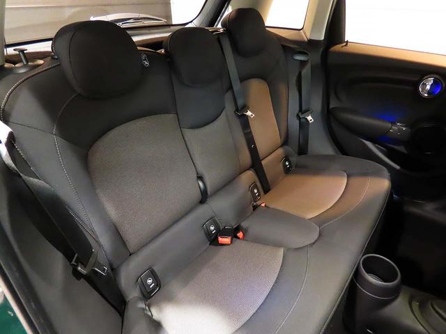 ＭＩＮＩ クーパーＤ　純正ＨＤＤナビ　Ｍサーバー　ドライブアシスト　ＳＯＳコール　ＥＴＣグローブボックス　ＬＥＤヘッドライト　前後コナーセンサー　リアカメラ　ＵＪテールレンズ　純正１５インチアルミ　２年保証　認定中古車（21枚目）