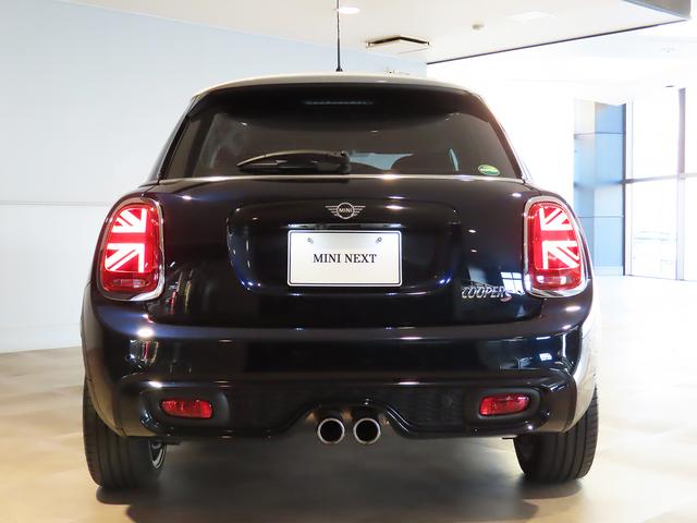 ＭＩＮＩ クーパーＳ　クラシック・トリム　純正ＨＤＤナビ　Ｍサーバー　ＳＯＳコール　ドライブアシスト　ドライブモード　前後コナーセンサー　リアカメラ　ＵＪテールレンズ　１７インチ純正アルミ　２年保証　認定中古車（6枚目）