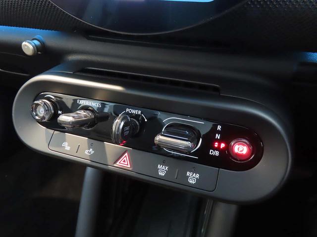 ＭＩＮＩ クーパーＥ　クラシック・トリム　携帯連動ナビ　クラシックトリム　オートエアコン　オートワイパー　ＬＥＤヘッドライト　衝撃軽減ブレーキ　純正リアカメラ　純正１７インチアルミ　２年保証　認定中古車　レンタ（19枚目）