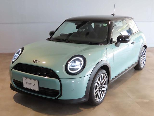 ＭＩＮＩ クーパーＣ　クラシック・トリム　携帯連動ナビ　クラシックトリム　オートエアコン　オートワイパー　ＬＥＤヘッドライト　衝突軽減ブレーキ　純正リアカメラ　純正１７インチアルミ　２年保証　認定中古車（10枚目）