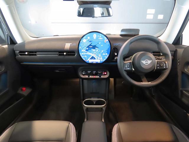 ＭＩＮＩ クーパーＣ　クラシック・トリム　携帯連動ナビ　クラシックトリム　オートエアコン　オートワイパー　ＬＥＤヘッドライト　衝突軽減ブレーキ　純正リアカメラ　純正１７インチアルミ　２年保証　認定中古車（21枚目）