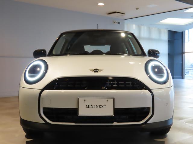 ＭＩＮＩ クーパーＣ　クラシック・トリム　携帯連動ナビ　クラシックトリム　オートエアコン　オートワイパー　ＬＥＤヘッドライト　衝撃軽減ブレーキ　純正リアカメラ　純正アルミ　整備記録（4枚目）