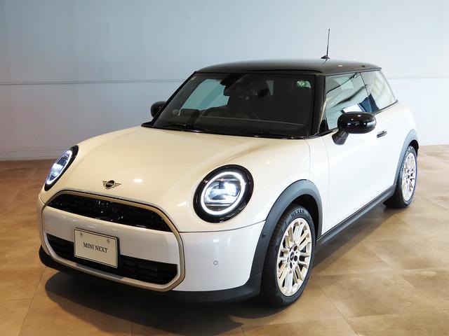 ＭＩＮＩ クーパーＣ　フェイバリット・トリム　携帯連動ナビ　Ｍパッケージ　オートエアコン　オートワイパー　ＬＥＤヘッドライト　衝突軽減ブレーキ　純正リアカメラ　純正１７インチアルミ（10枚目）