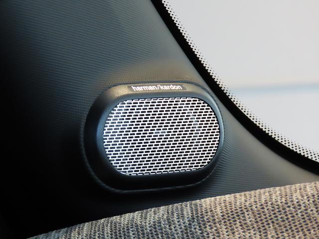 ＭＩＮＩ クーパーＣ　フェイバリット・トリム　携帯連動ナビ　Ｍパッケージ　オートエアコン　オートワイパー　ＬＥＤヘッドライト　衝突軽減ブレーキ　純正リアカメラ　純正１７インチアルミ（17枚目）