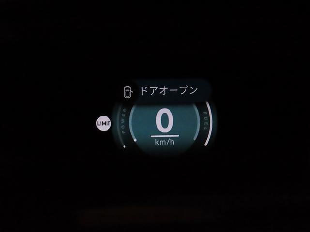 ＭＩＮＩ クーパーＣ　フェイバリット・トリム　携帯連動ナビ　Ｍパッケージ　オートエアコン　オートワイパー　ＬＥＤヘッドライト　衝突軽減ブレーキ　純正リアカメラ　純正１７インチアルミ（18枚目）