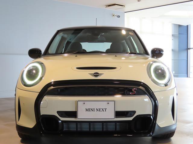 ＭＩＮＩ クーパーＳ　クラシック・トリム　純正ＨＤＤナビ　ＡＣＣ　ＳＯＳコール　マルチディスプレイ　ＥＴＣ　ＬＥＤヘッドライト　前後コナーセンサー　リアカメラ　ＵＪテールレンズ　純正１７インチアルミ　認定中古車　整備記録（5枚目）