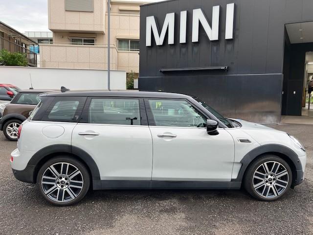 ＭＩＮＩ クーパーＤ　クラブマン　純正ＨＤＤナビ　ＡＣＣ　ＳＯＳコール　ＥＴＣルームミラー　マルチディスプレイ　ヘッドアップディスプレイ　レザー　シートヒーター　前後コナーセンサー　ＵＪテールレンズ　リアカメラ　整備記録　認定中古車（8枚目）