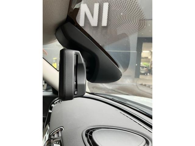 ＭＩＮＩ クーパーＤ　クラブマン　純正ＨＤＤナビ　ＡＣＣ　ＳＯＳコール　ＥＴＣルームミラー　マルチディスプレイ　ヘッドアップディスプレイ　レザー　シートヒーター　前後コナーセンサー　ＵＪテールレンズ　リアカメラ　整備記録　認定中古車（14枚目）