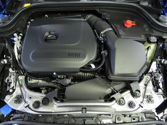ＭＩＮＩ クーパーＳ　クラシック・トリム　携帯連動ナビ　クラシックトリム　ＥＴＣルームミラー　オートライト　ＬＥＤヘッドライト　衝突軽減ブレーキ　リアカメラ　純正１８インチアルミ　整備記録　認定中古車（6枚目）