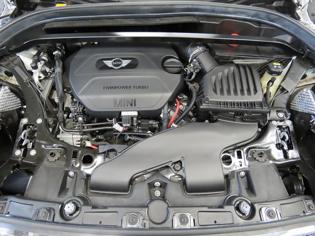 ＭＩＮＩ クーパーＤ　クロスオーバー　オール４　純正ＨＤＤナビ　ＡＣＣ　ＳＯＳコール　ＥＴＣルームミラーシートヒーター　ＬＥＤヘッドライト　リアコナーセンサー　リアカメラ　ＵＪテールレンズ　純正アルミ　整備記録　認定中古車（6枚目）