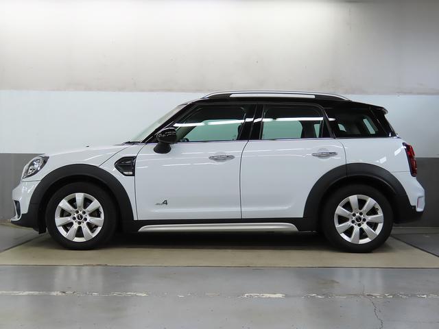 ＭＩＮＩ クーパーＤ　クロスオーバー　オール４　純正ＨＤＤナビ　ＡＣＣ　ＳＯＳコール　ＥＴＣルームミラーシートヒーター　ＬＥＤヘッドライト　リアコナーセンサー　リアカメラ　ＵＪテールレンズ　純正アルミ　整備記録　認定中古車（9枚目）