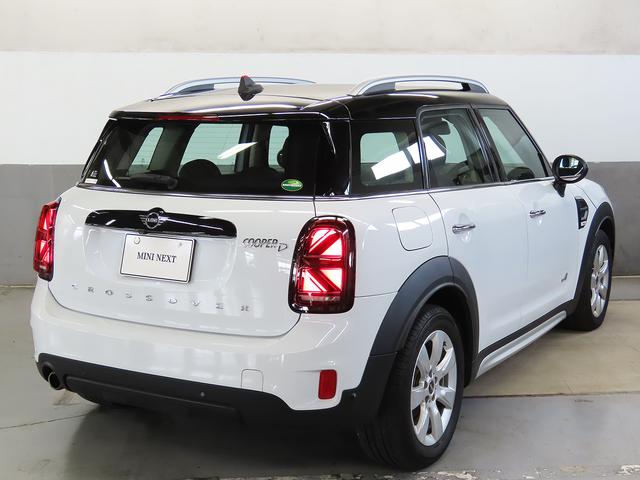 ＭＩＮＩ クーパーＤ　クロスオーバー　オール４　純正ＨＤＤナビ　ＡＣＣ　ＳＯＳコール　ＥＴＣルームミラーシートヒーター　ＬＥＤヘッドライト　リアコナーセンサー　リアカメラ　ＵＪテールレンズ　純正アルミ　整備記録　認定中古車（12枚目）