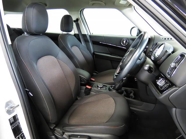 ＭＩＮＩ クーパーＤ　クロスオーバー　オール４　純正ＨＤＤナビ　ＡＣＣ　ＳＯＳコール　ＥＴＣルームミラーシートヒーター　ＬＥＤヘッドライト　リアコナーセンサー　リアカメラ　ＵＪテールレンズ　純正アルミ　整備記録　認定中古車（19枚目）