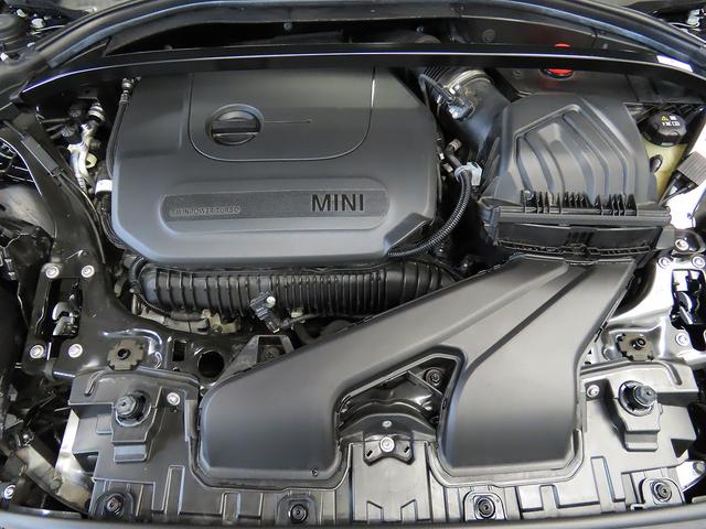 ＭＩＮＩ ジョンクーパーワークス　クラブマン　ＡＰＰ　ＳＯＳコール　マルチディスプレイ　ヘッドアップディスプレイ　ＥＴＣ　レザーシート　シートヒーター　ＬＥＤヘッドライト　前後コナーセンサー　リアカメラ　整備記録　認定中古車（6枚目）