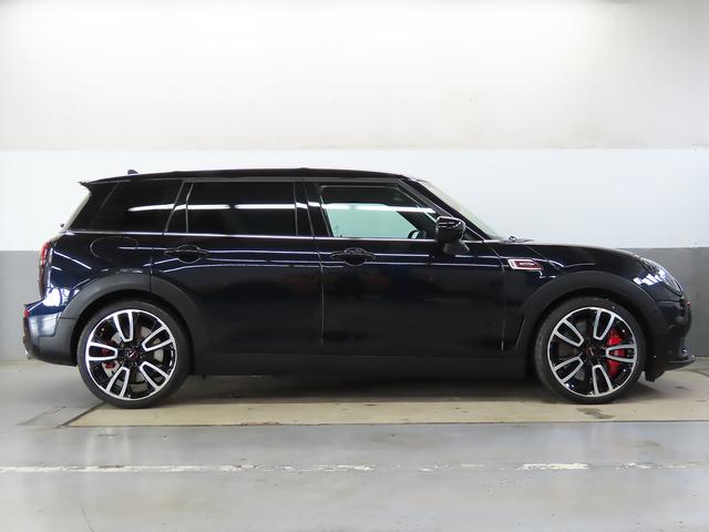 ＭＩＮＩ ジョンクーパーワークス　クラブマン　ＡＰＰ　ＳＯＳコール　マルチディスプレイ　ヘッドアップディスプレイ　ＥＴＣ　レザーシート　シートヒーター　ＬＥＤヘッドライト　前後コナーセンサー　リアカメラ　整備記録　認定中古車（8枚目）