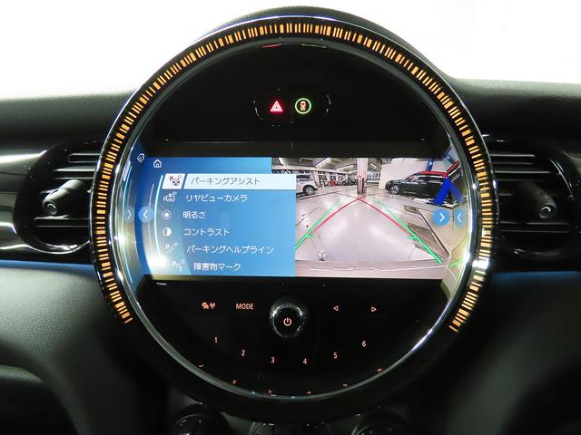 ＭＩＮＩ クーパー　カムデン・エディション　ＡＰＰ　ＳＯＳコール　マルチディスプレイ　ヘッドアップディスプレイ　ドライブモード　シートヒーター　前後コナーセンサー　リアカメラ　ＵＪテールレンズ　純正１８インチアルミ　整備記録　認定中古車（17枚目）