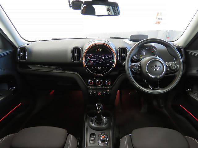 遊び心がある【丸】に拘ったＭＩＮＩ内装はＭＩＮＩデザインコンセプトが一目瞭然です。