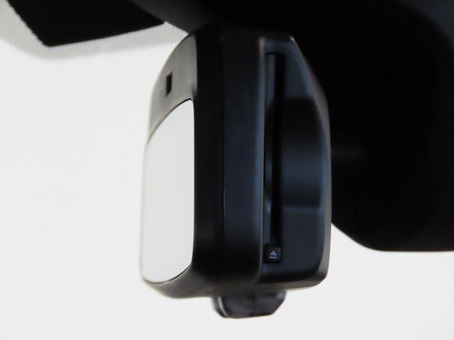 ＭＩＮＩ クーパーＤ　クラブマン　純正ＨＤＤナビ　ＡＣＣ　ＳＯＳコール　ＥＴＣルームミラー　ドライブモード　シートヒーター　前後コナーセンサー　リアカメラ　ＵＪテールレンズ　純正１７インチアルミ　認定中古車　整備記録（18枚目）