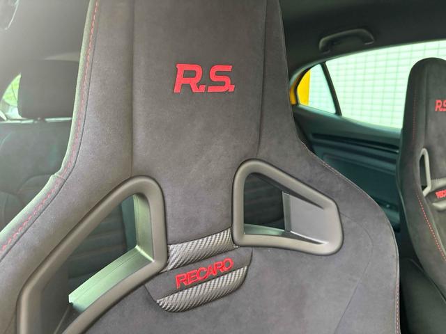 メガーヌ Ｒ．Ｓ．ウルティム　クリアランスソナー　オートクルーズコントロール　レーンアシスト　衝突被害軽減システム　アルミホイール　ＬＥＤヘッドランプ　スマートキー　アイドリングストップ　電動格納ミラー　ＥＤＣ（46枚目）