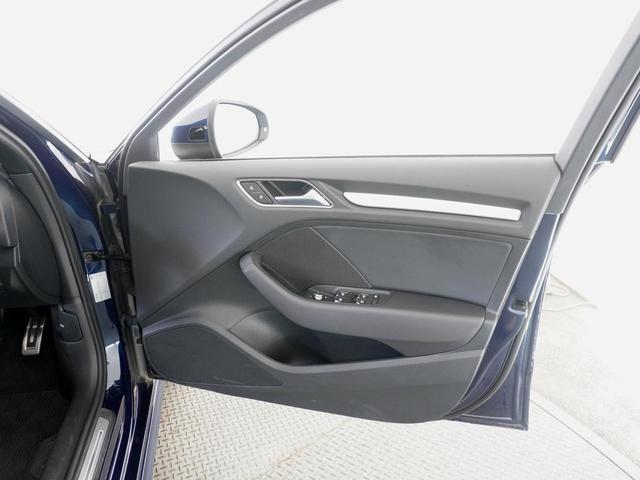 Ａ３ スポーツバック３０ＴＦＳＩ　スポーツ　Ｓ　ｌｉｎｅ　パッケージ　アシスタンスパッケージ　ナビゲーションＰｌｕｓパッケージ　認定中古車（17枚目）