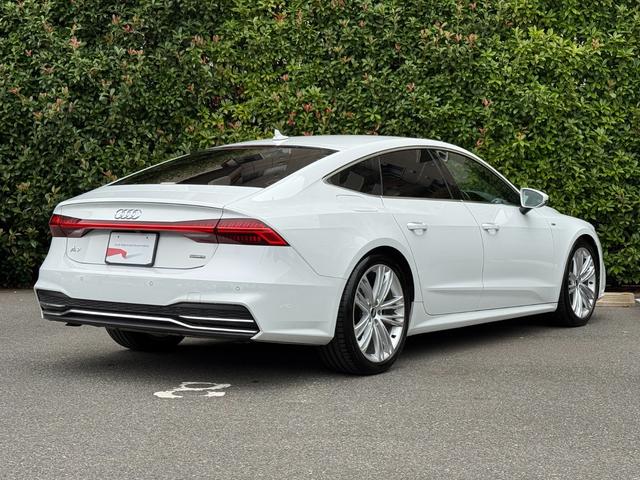 Ａｕｄｉ　Ａｐｐｒｏｖｅｄ　有明店では、展示車両すべてに第三者査定機関の「車両品質査定書」をご準備しております。実車が見れない不安も、査定書があれば安心です。