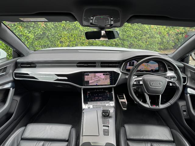 弊社グループ全国７店舗（Ａｕｄｉ　Ａｐｐｒｏｖｅｄ　Ａｕｔｏｍｏｂｉｌｅ有明・世田谷・調布・豊洲・みなとみらい・箕面・大阪南）の車両はすべて当店でご案内可能。店舗間の輸送費用はサービスさせて頂きます。