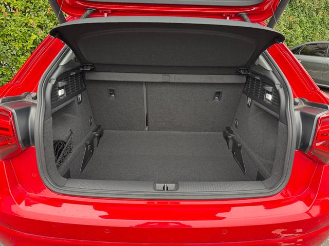 Ｑ２ ３０ＴＦＳＩスポーツ　アシスタンスパッケージ　オートマチックテールゲート　ナビゲーションパッケージ　バーチャルコクピット　認定中古車（13枚目）