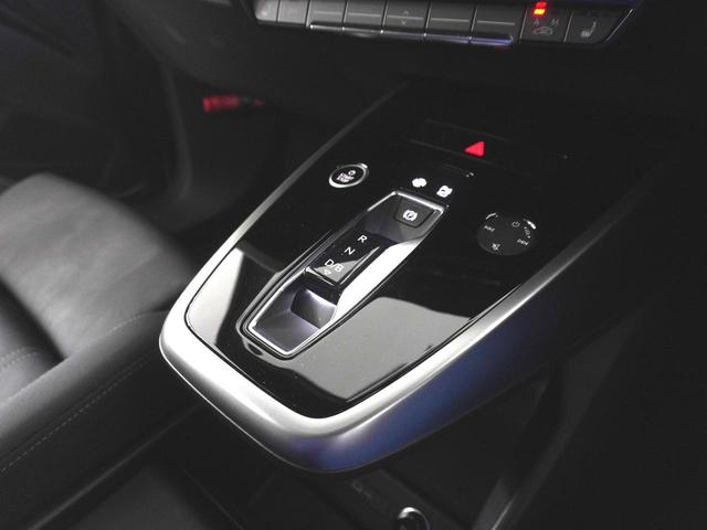 Q4 e-トロン 40e-トロン advancedインテリアパッケージ アコースティックガラス(フロントサイド) 認定中古車(11枚目)