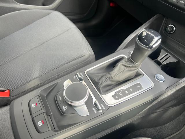 Ｑ２ ３５ＴＦＳＩアドバンスド　コンビニエンス＆アシスタンスパッケージ　ナビゲーションパッケージ　テクノロジーパッケージ　認定中古車（11枚目）