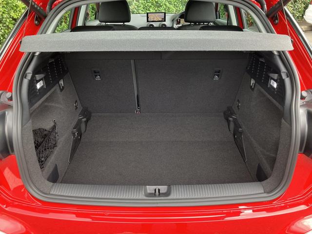 Q2 35TFSIアドバンスド MMIナビゲーションパッケージ コンビニエンス&アシスタンスパッケージ テクノロジーパッケージ バーチャルコックピット 認定中古車(14枚目)