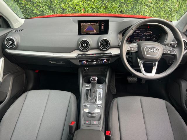 Ｑ２ ３５ＴＦＳＩアドバンスド　ナビゲーションパッケージ　　コンビニエンス＆アシスタンスパッケージ　テクノロジーパッケージ　　バーチャルコックピット　認定中古車（9枚目）