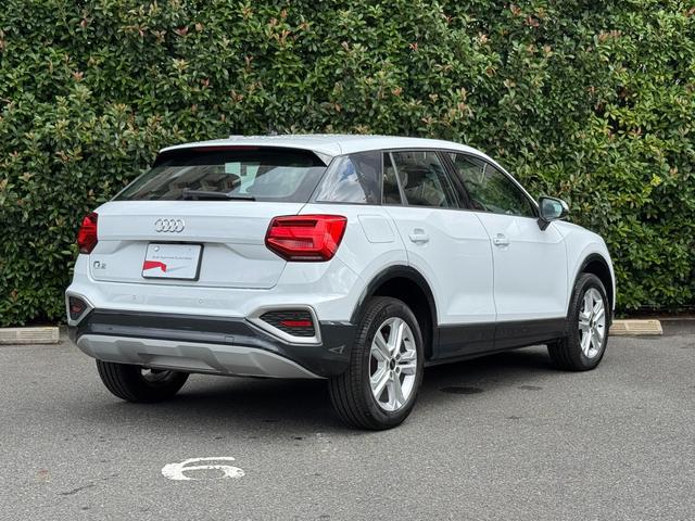 Ｑ２ ３５ＴＦＳＩアドバンスド　コンビニエンス＆アシスタンスパッケージ　ナビゲーションパッケージ　テクノロジーパッケージ　認定中古車（4枚目）