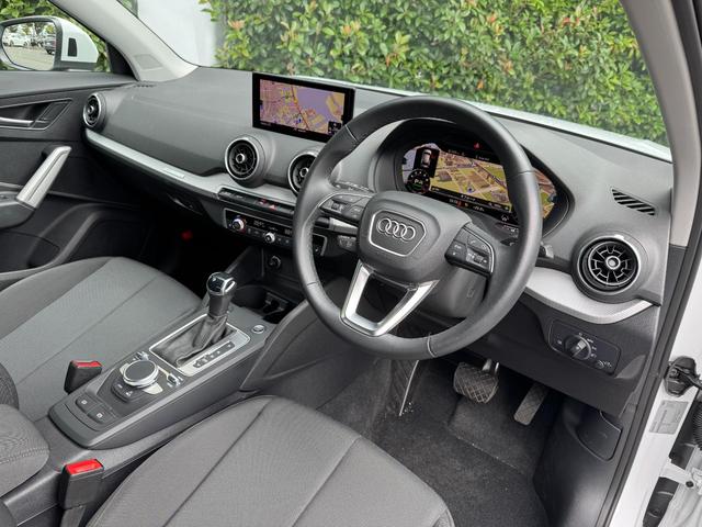 Ｑ２ ３５ＴＦＳＩアドバンスド　コンビニエンス＆アシスタンスパッケージ　ナビゲーションパッケージ　テクノロジーパッケージ　認定中古車（6枚目）