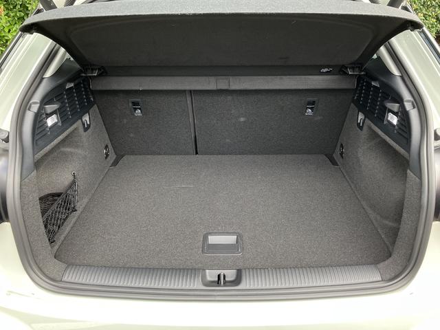 Ｑ２ ３５ＴＦＳＩアドバンスド　ｌｉｍｉｔｅｄ　ｅｄｉｔｉｏｎ　パッケージ　パーシャルレザーシート　コンビニエンス＆アシスタンスパッケージ　ナビゲーションパッケージ　認定中古車（13枚目）