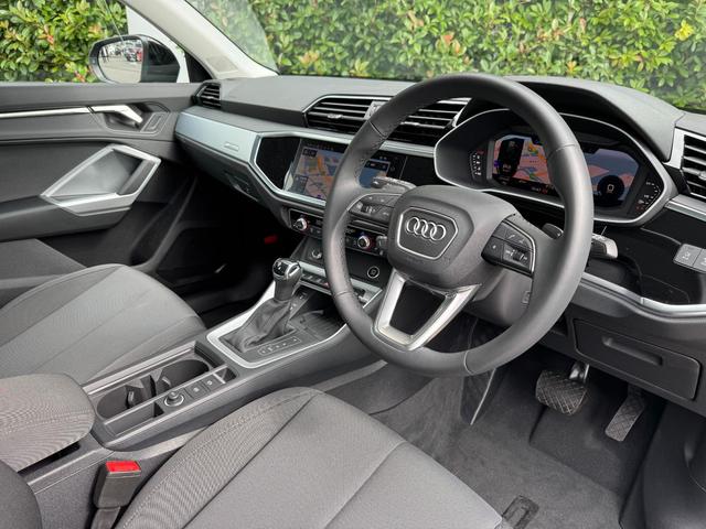 Q3 35TFSIアドバンスド コンビニエンスアシスタンスパッケージ スマートフォンインターフェース ステアリング3スポークレザーマルチファンクションパドルシフト 認定中古車(6枚目)