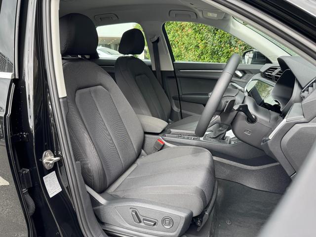 Q3 35TFSIアドバンスド コンビニエンスアシスタンスパッケージ スマートフォンインターフェース ステアリング3スポークレザーマルチファンクションパドルシフト 認定中古車(7枚目)